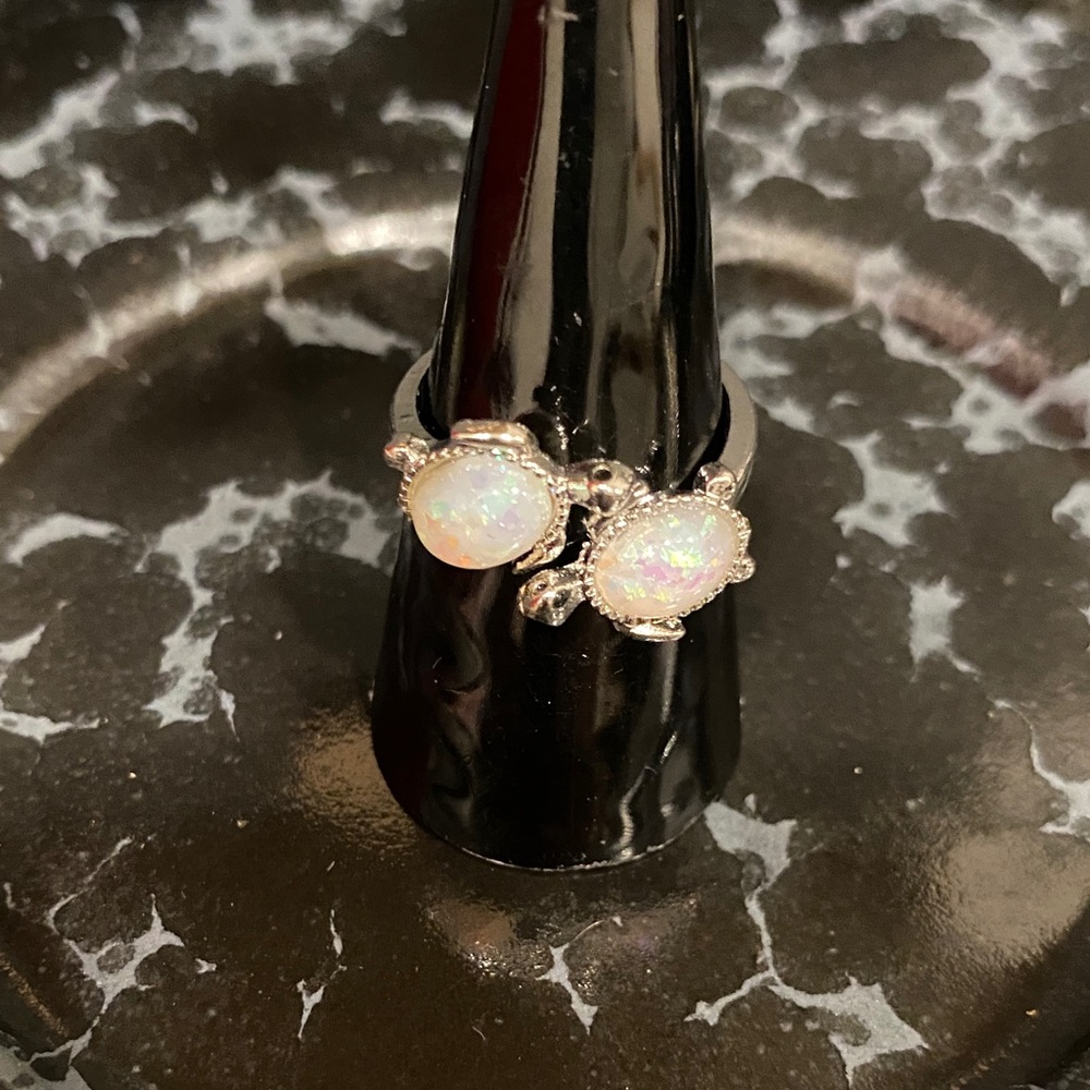 Beautiful Turtle 🐢 ring- adjustable - Picture 2 of 3